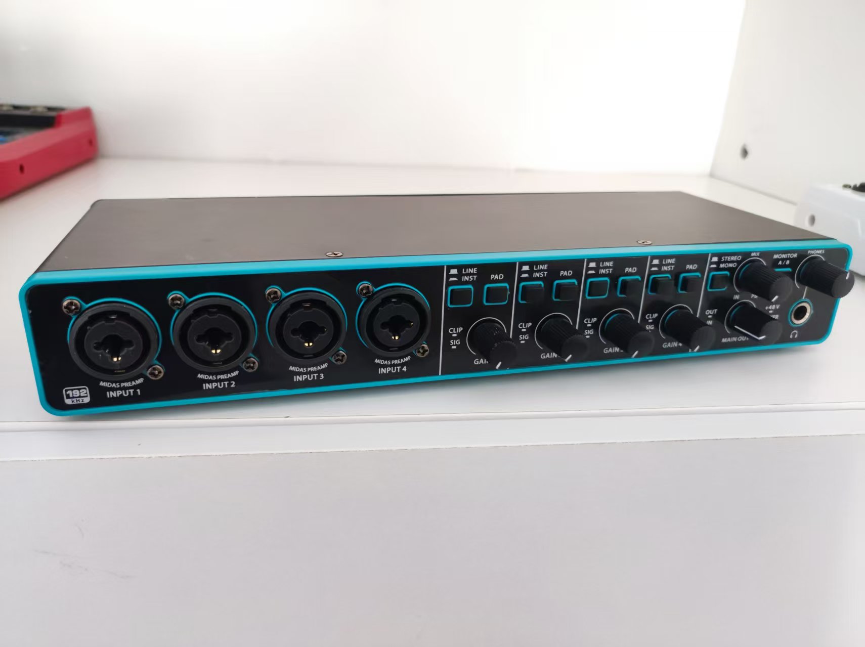 อินเทอร์เฟซเสียง USB แบบ 4 แชน - Studio Audio Interface With 48V Phantom บทวิจารณ์และราคา